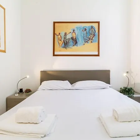 Two-room 5 Minutes' Walk From The Historic Center Lägenhet