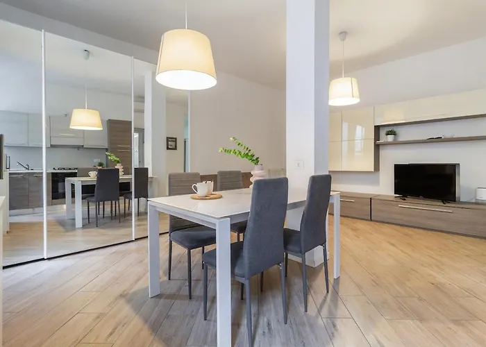 Two-room 5 Minutes' Walk From The Historic Center * Como