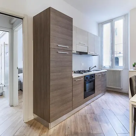 Daire Two-room 5 Minutes' Walk From The Historic Center *