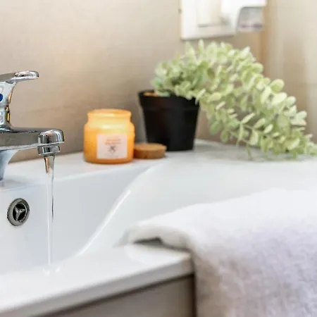 Two-room 5 Minutes' Walk From The Historic Center