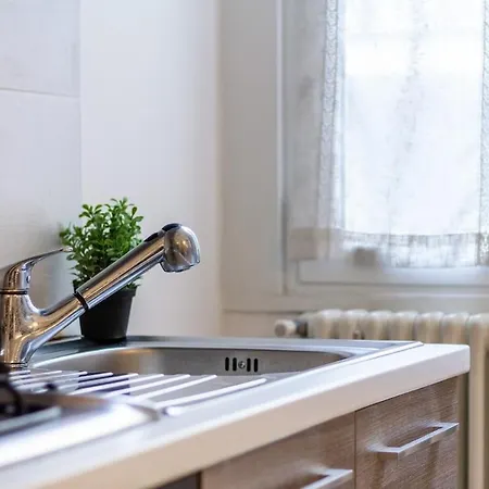 Two-room 5 Minutes' Walk From The Historic Center