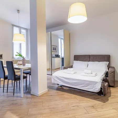 Two-room 5 Minutes' Walk From The Historic Center Daire