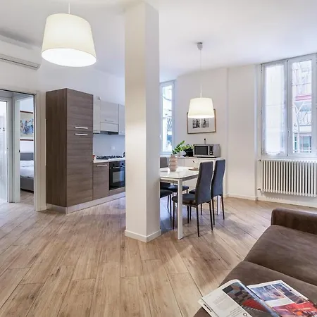 Two-room 5 Minutes' Walk From The Historic Center Апартаменты Комо
