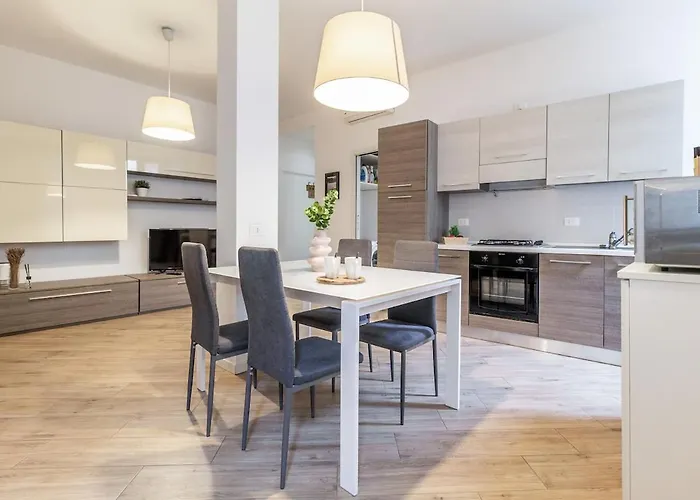 Two-room 5 Minutes' Walk From The Historic Center * Como