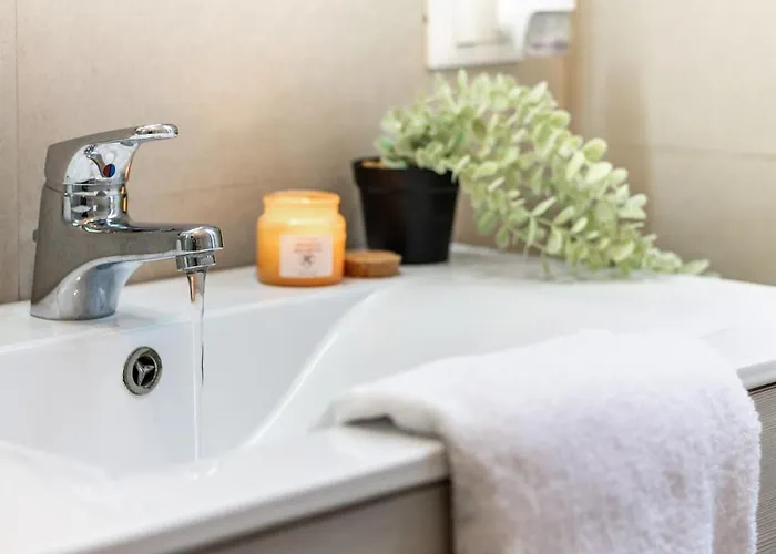 Two-room 5 Minutes' Walk From The Historic Center