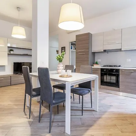 Two-room 5 Minutes' Walk From The Historic Center * Côme