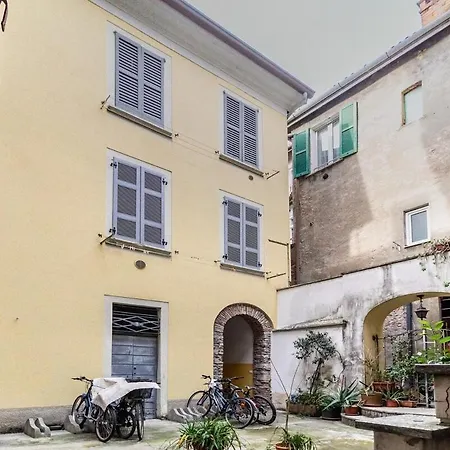 Two-room 5 Minutes' Walk From The Historic Center *