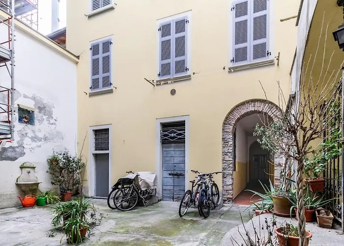Two-room 5 Minutes' Walk From The Historic Center *